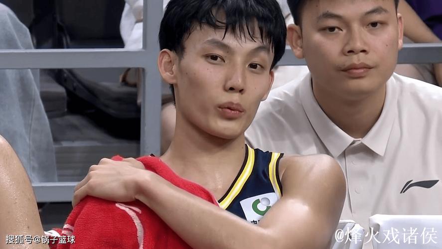 昏哨?漏判违体!徐杰受伤细节曝光,杜锋徐杰赛后发声让人敬佩 昏哨?漏判违体!徐杰受伤细节曝光,杜锋徐杰赛后发声让人敬佩