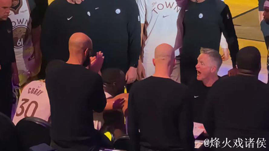 格林赛中和科尔吵架没被罚，提前离场惹猜测，勇士选择沟通而非惩罚还赢了比赛球队实力真强劲
